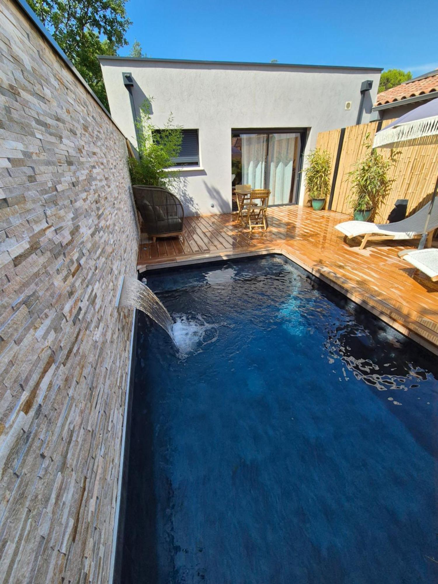 Le Cocoon - Jacuzzi, Sauna Et Piscine Privee Carpentras Exterior photo